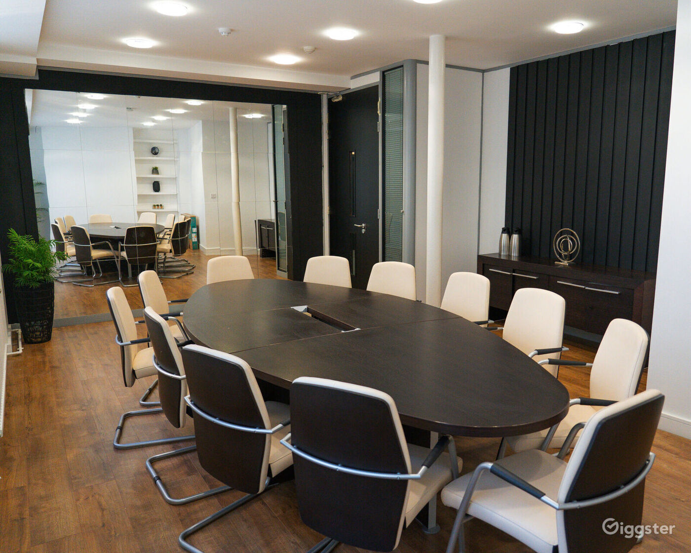 Boardroom/Office to rent in Cardiff Bay Rent this location on Giggster