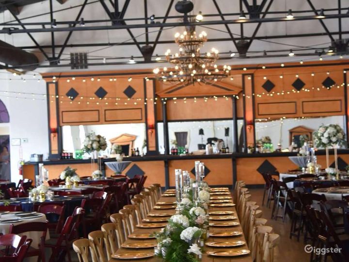 A very spacious venue in Louisville with built in bar, stage and access