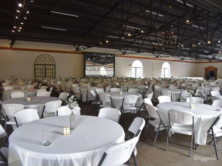 A very spacious venue in Louisville with built in bar, stage and access