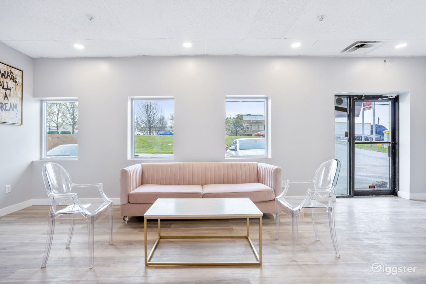 Luxury Salon space Rent this location on Giggster