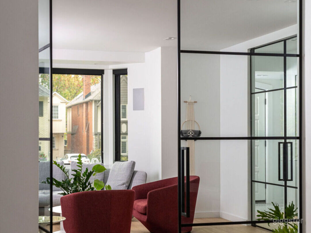 Modern Midtown Home: Bright, Spacious & Renovated | Rent this location ...