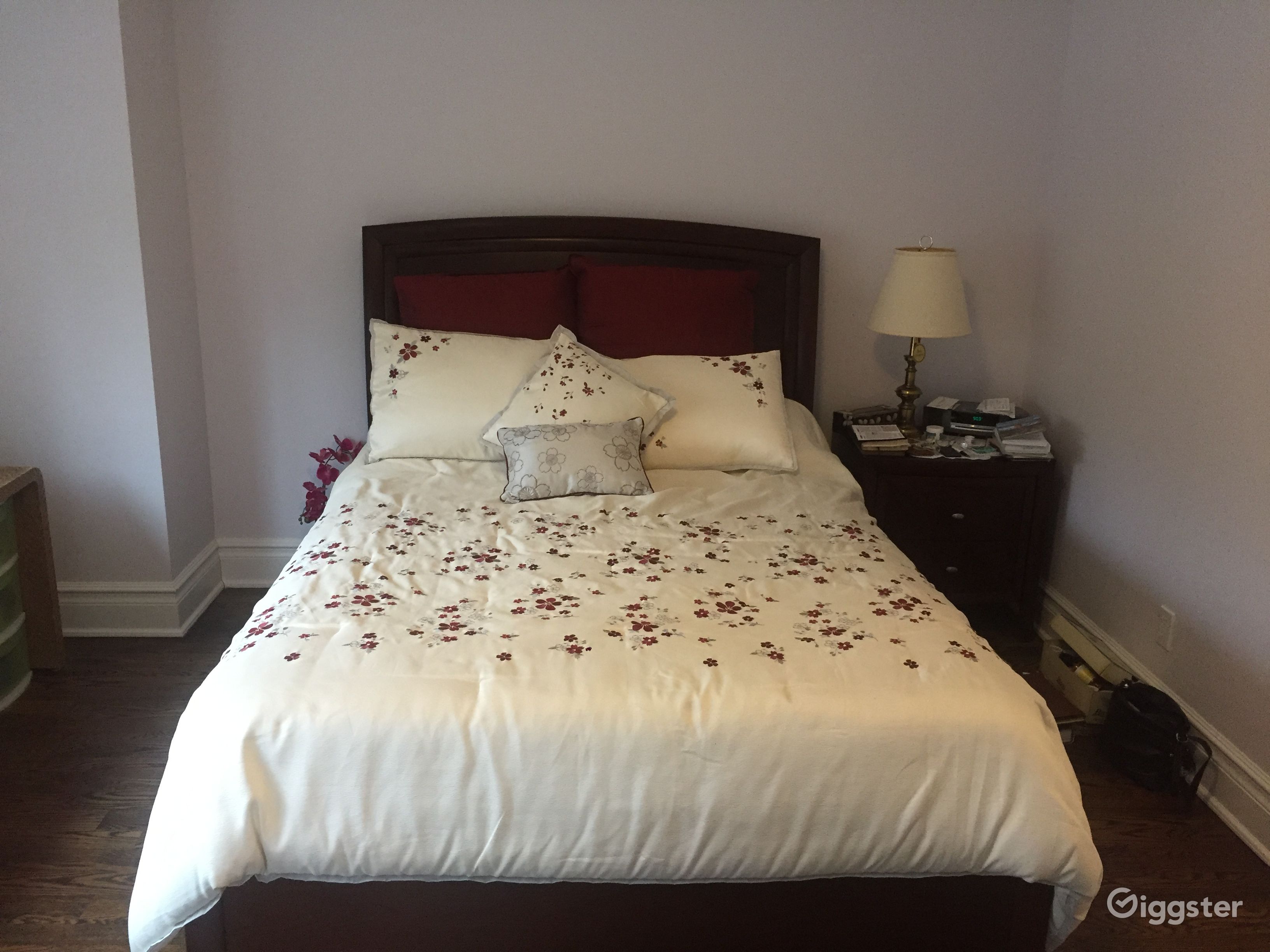 Little Neck Hills Home Rent this location on Giggster