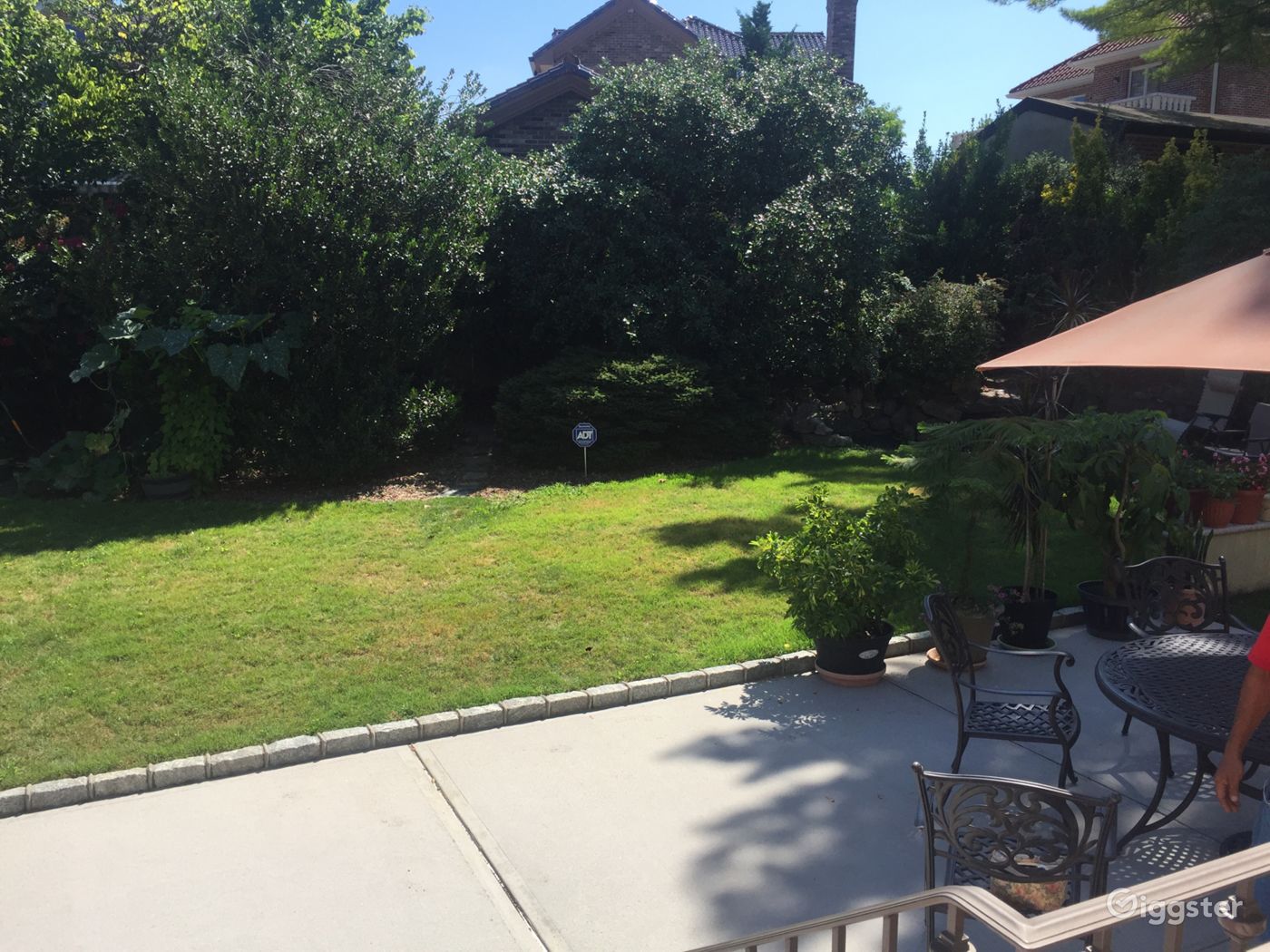 Little Neck Hills Home Rent this location on Giggster