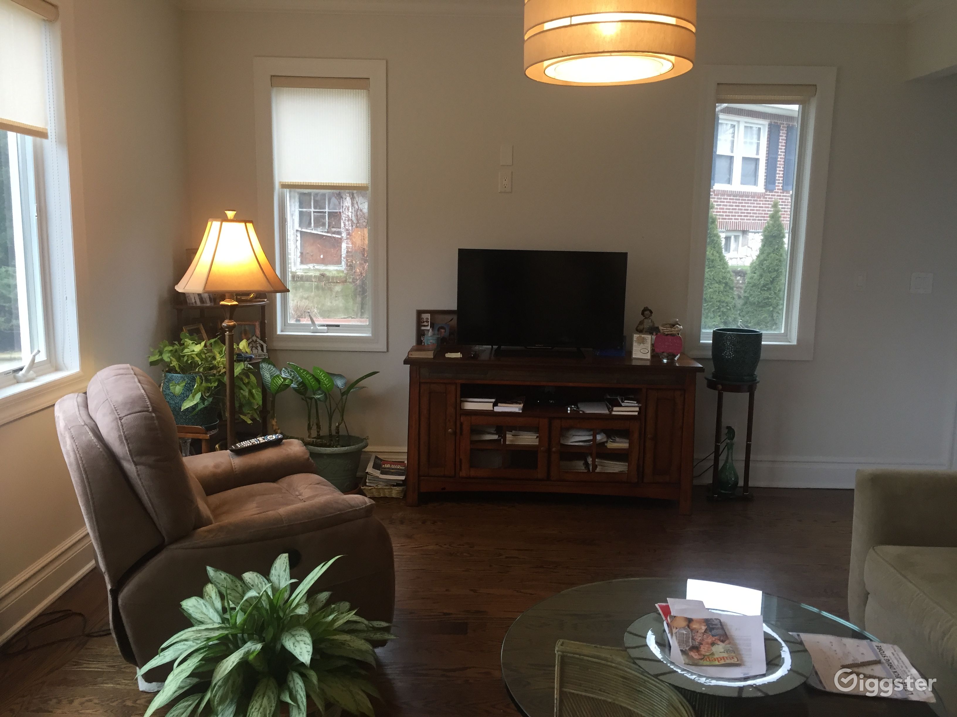 Little Neck Hills Home Rent this location on Giggster