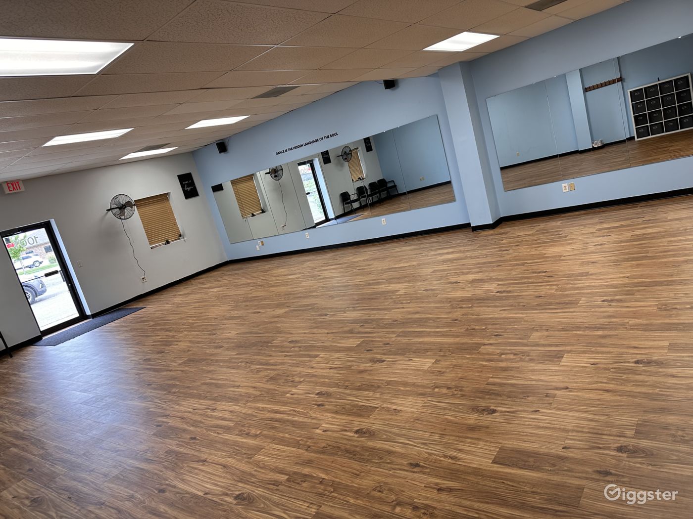 Urban Dance Studio With Great View and Space Rent this location on