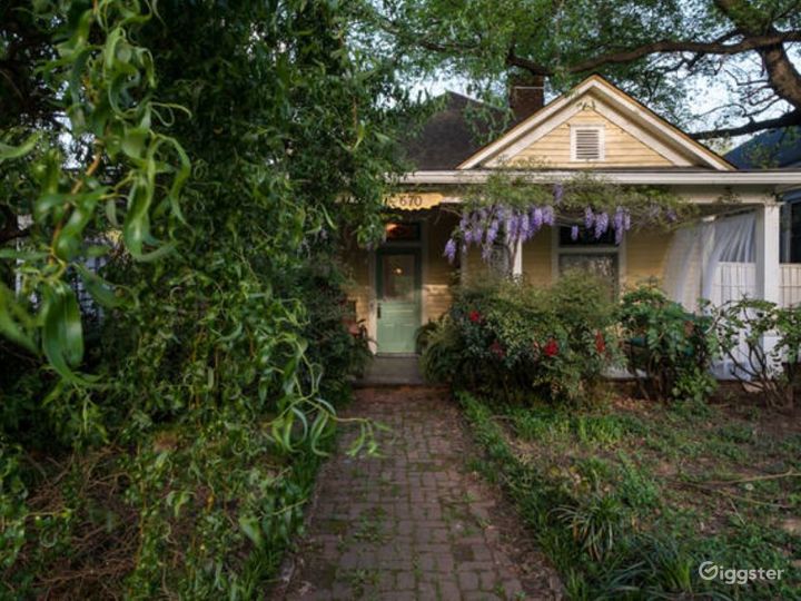 Beautiful Victorian in historic Grant Park! Rent this location on