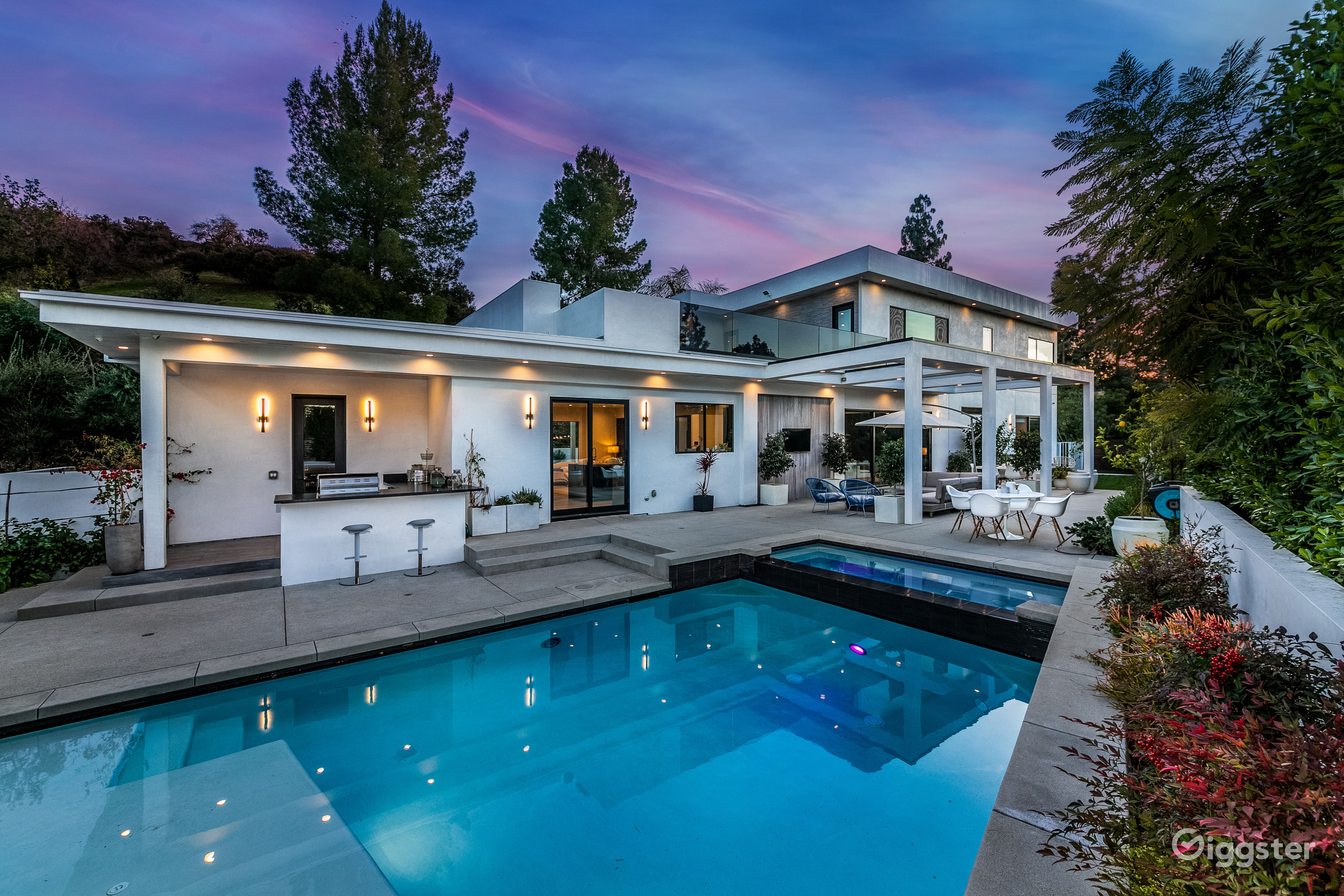 Contemporary Home in the Encino Hills Rent this location on Giggster