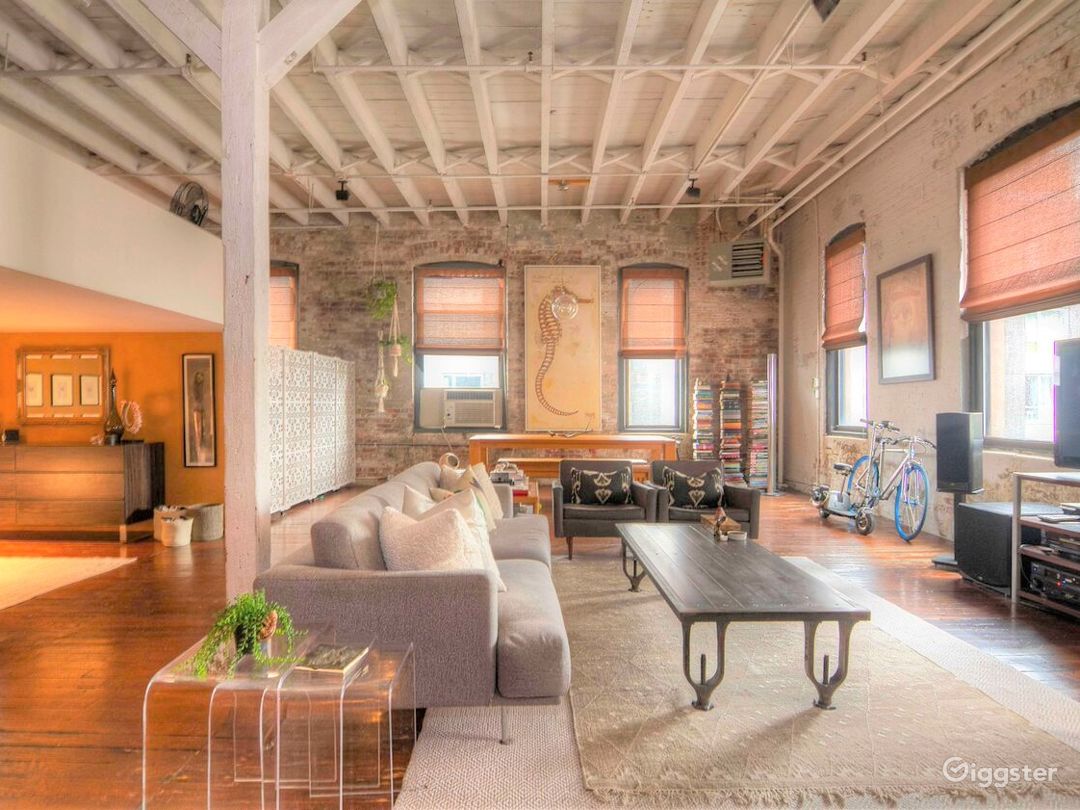  Bright Spacious Converted Factory Loft 