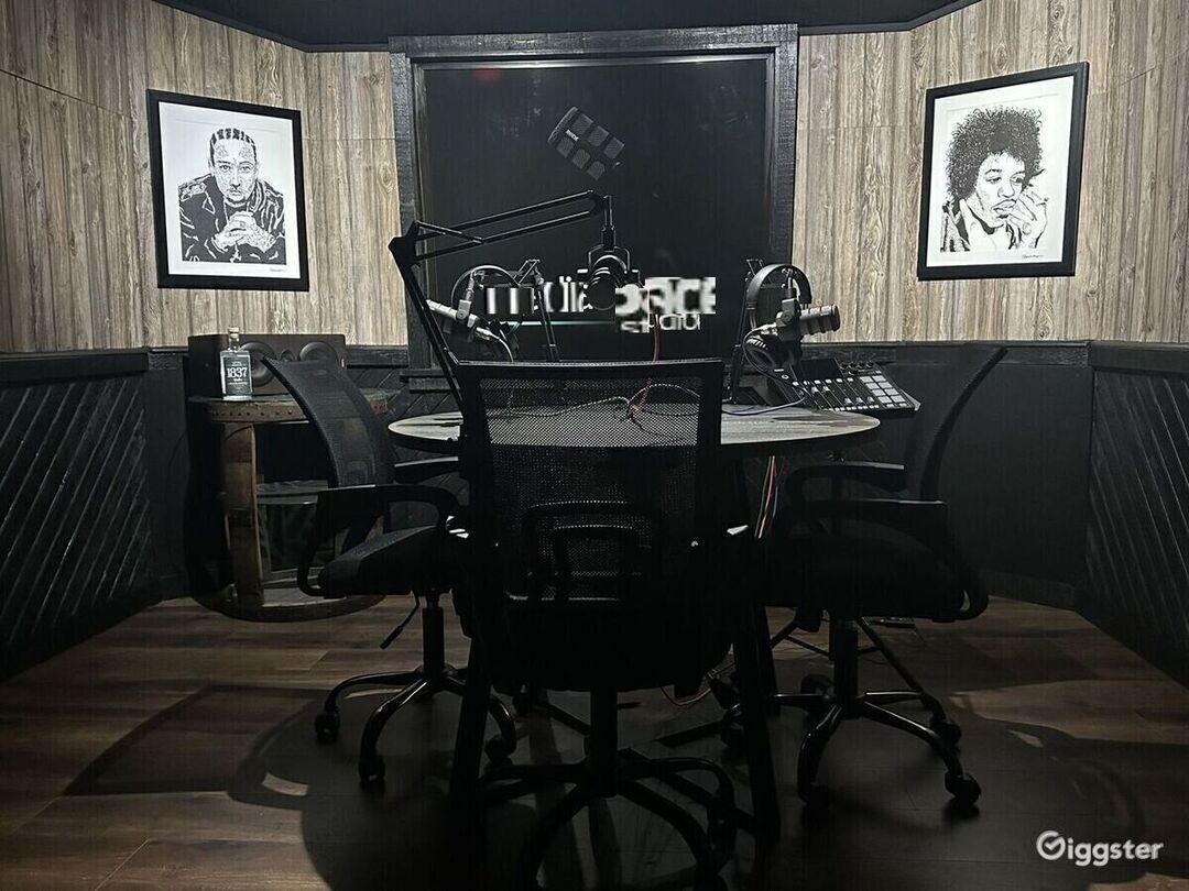 Convenient Suburban Podcasting and Content Studio Photo 4