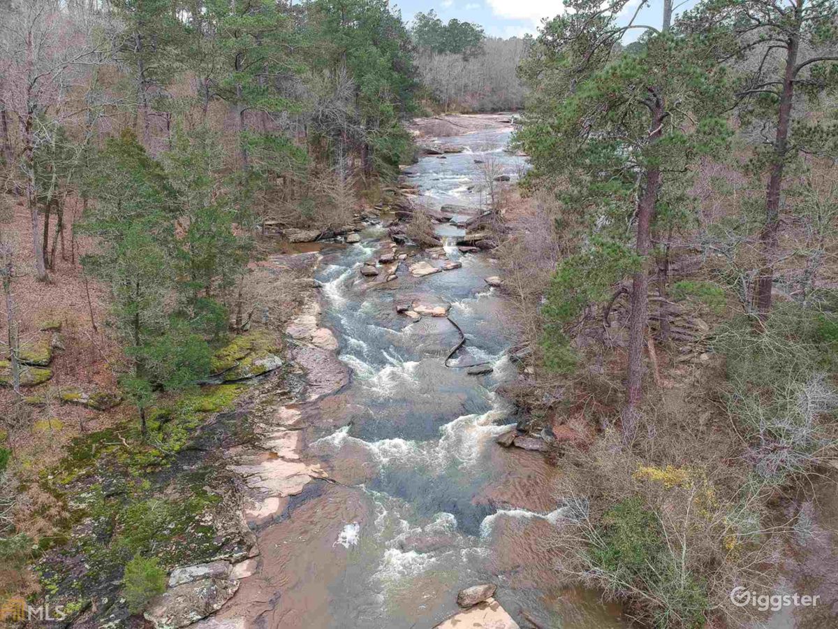 A CRAFTSMAN ON THE RIVER SHOALS Rent this location on Giggster