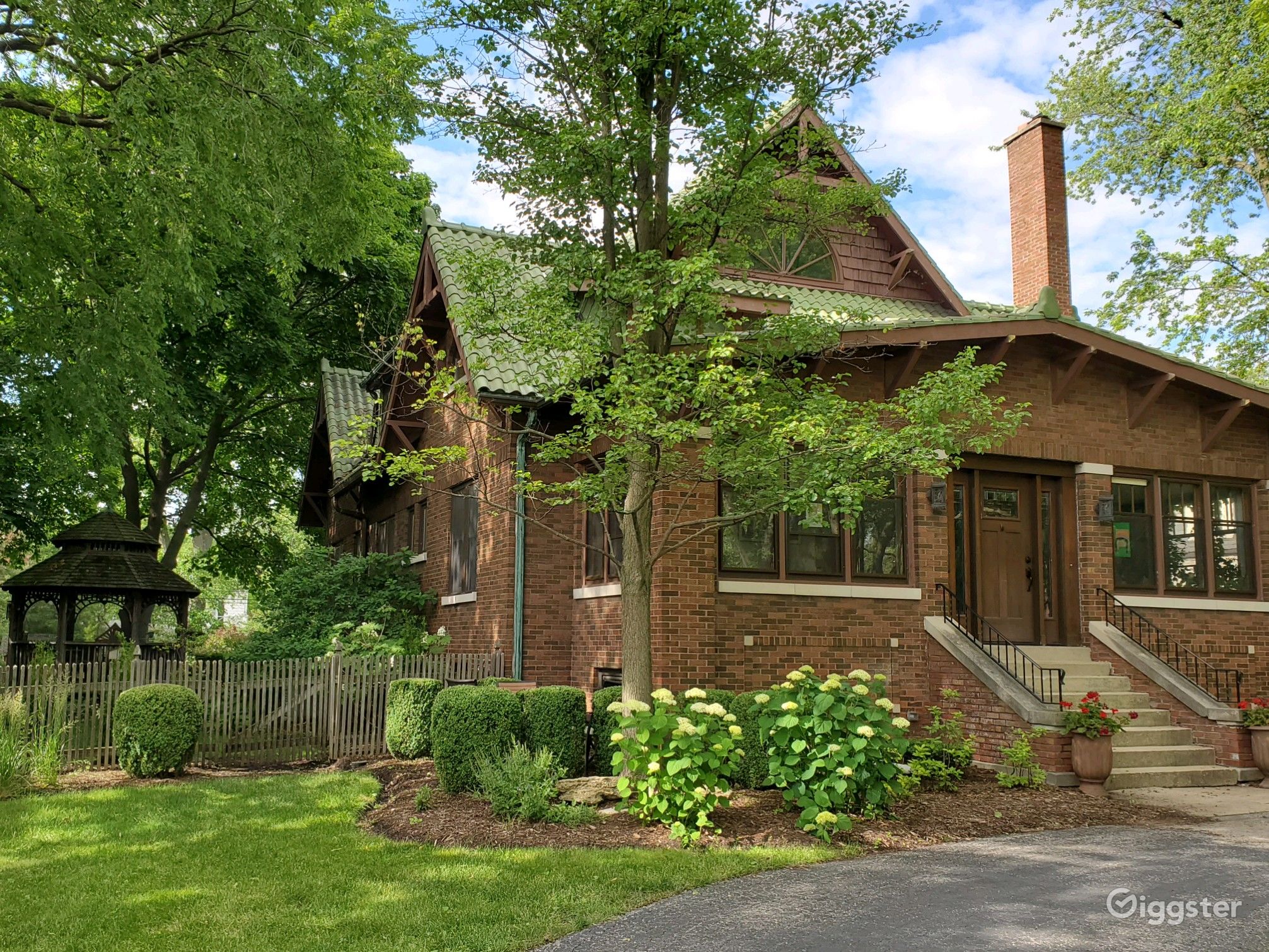 Rustic 100yearold family home, rich with charm Rent this location