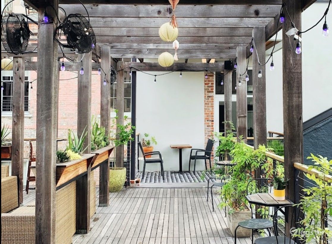 Attractive / Stunning Rooftop Patio in New Orleans Rent this location