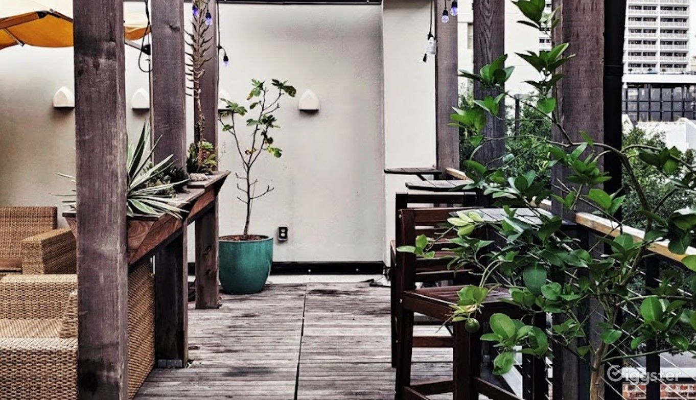 Attractive / Stunning Rooftop Patio in New Orleans Rent this location