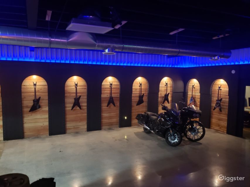 Spacious Large Open Bar Event Space Rent this location on Giggster