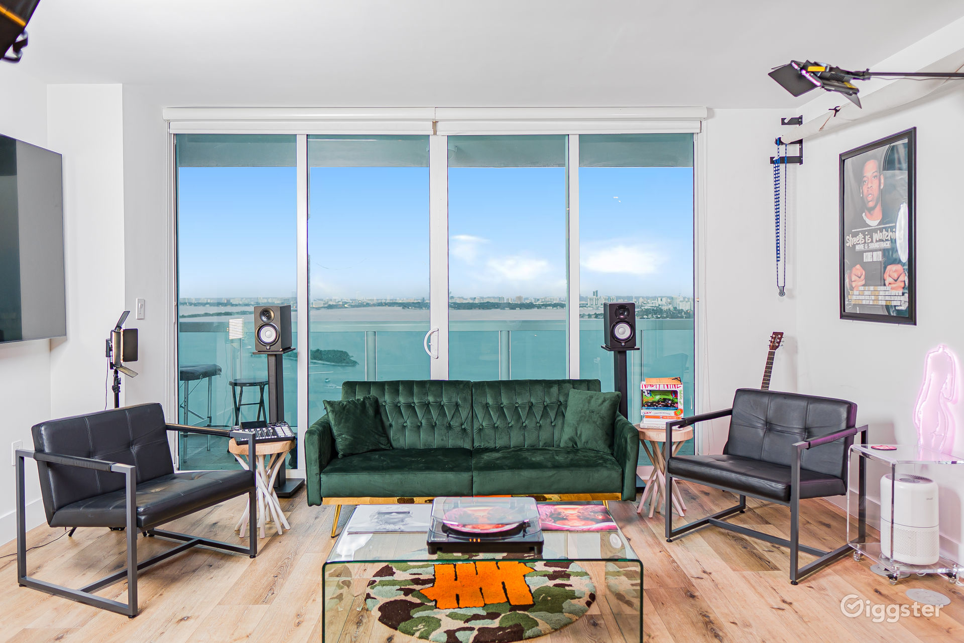 Bayside Multipurpose Creative Studio (Studio B) Rent this location on Giggster