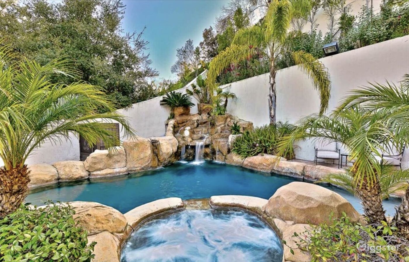 Beverly Hills Mansion with Patio Dining Rent this location on Giggster