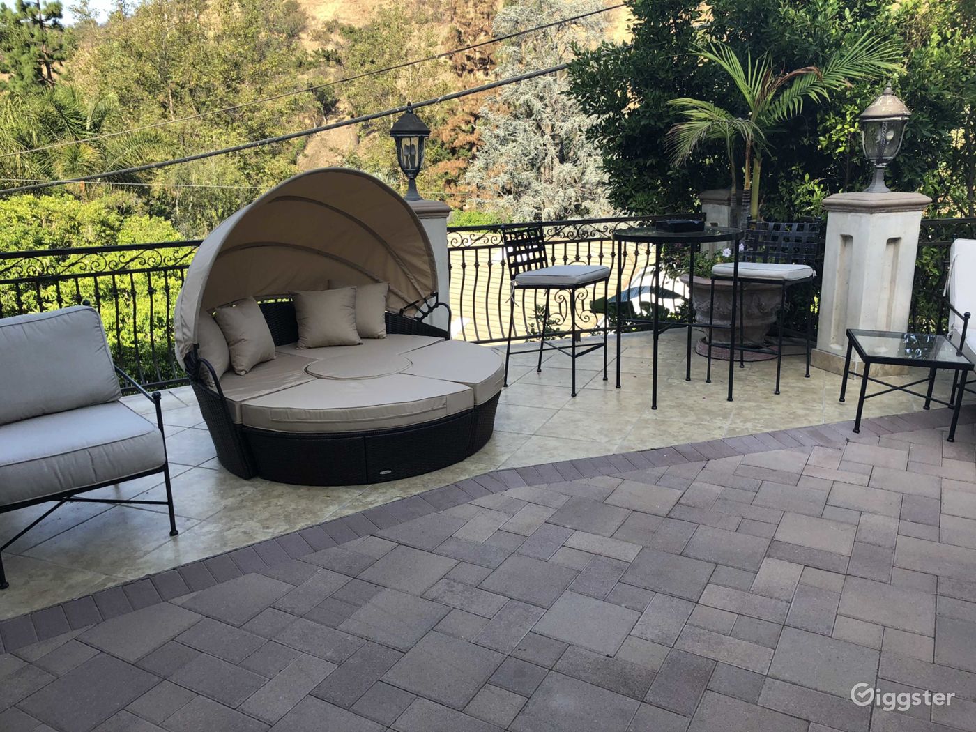 Beverly Hills Mansion with Patio Dining Rent this location on Giggster