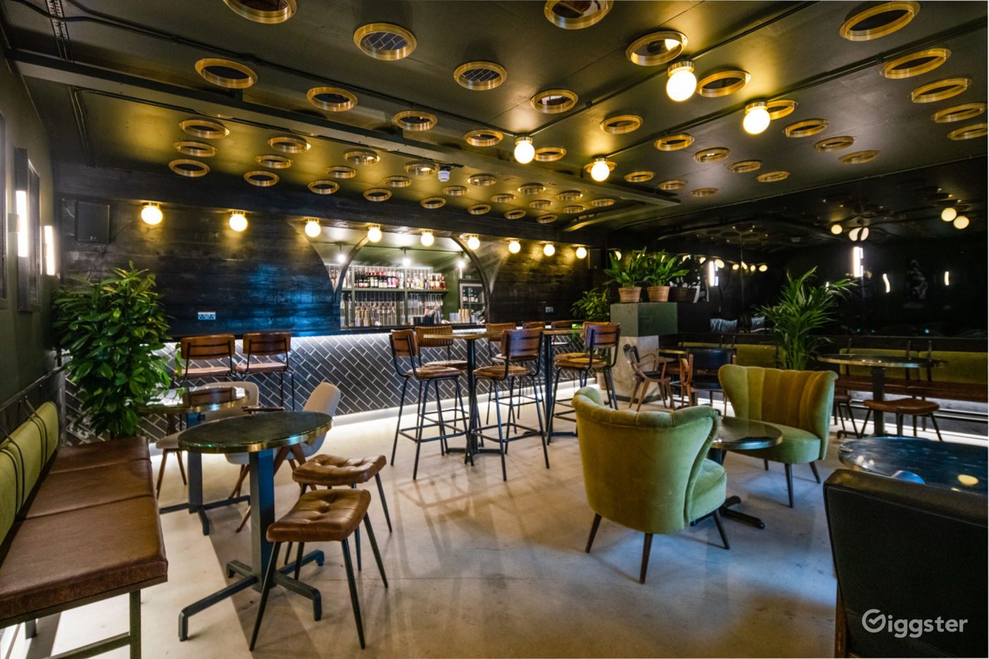 Cocktail Bar in Brighton Rent this location on Giggster