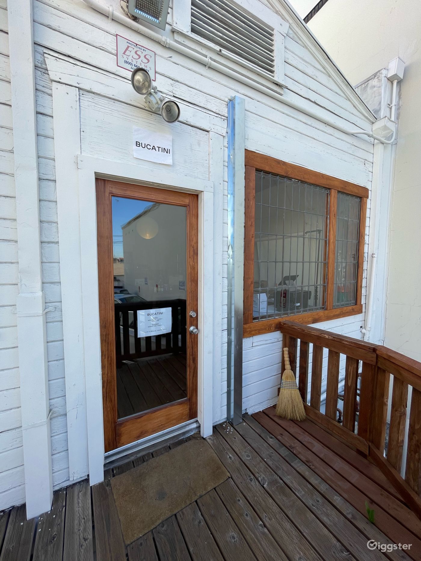 Hidden Gourmet Grocery Store in Echo Park Rent this location on Giggster