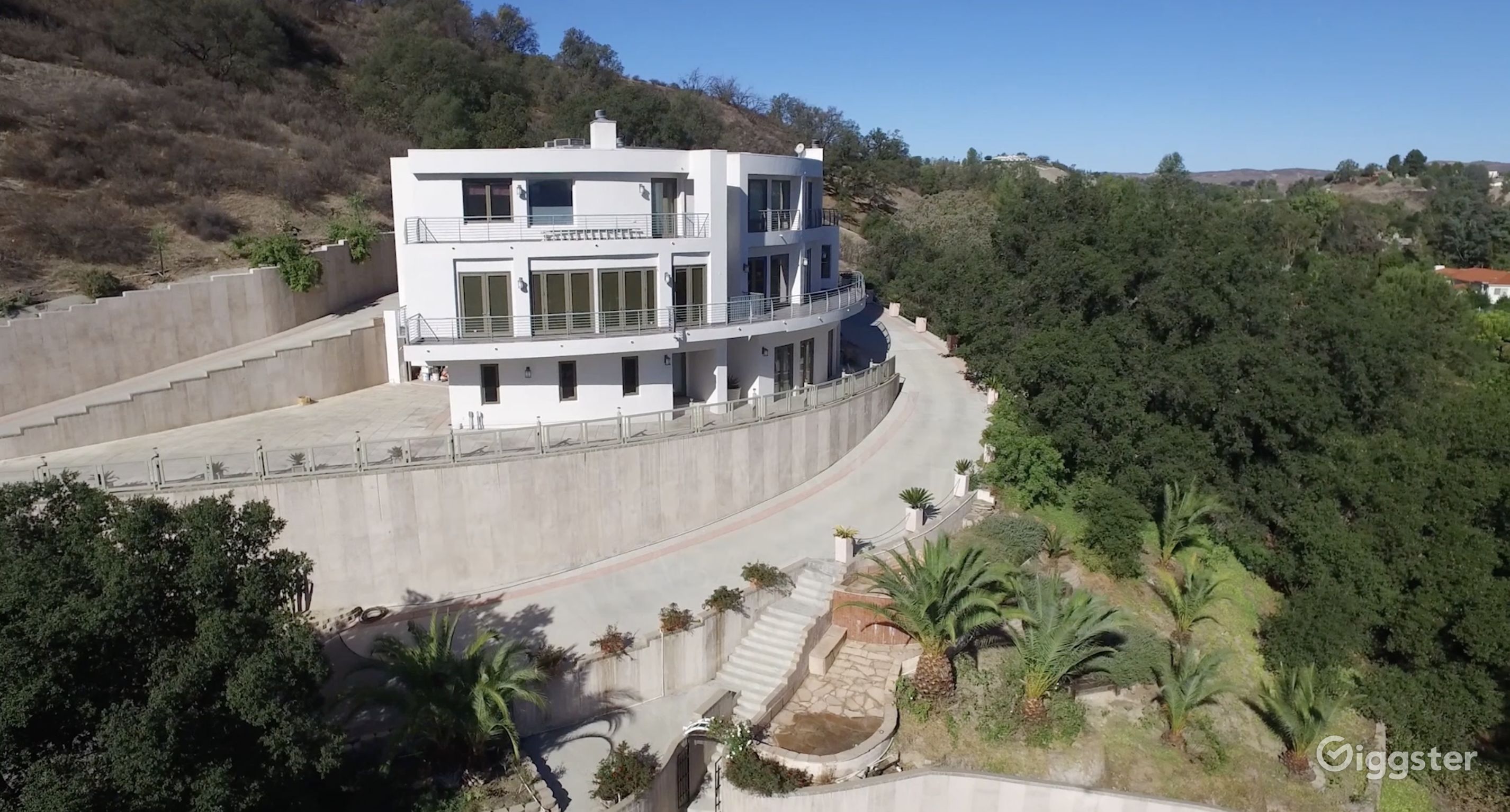 Magnificent 3 level 11,000 sq ft Calabasas Estate Rent this location