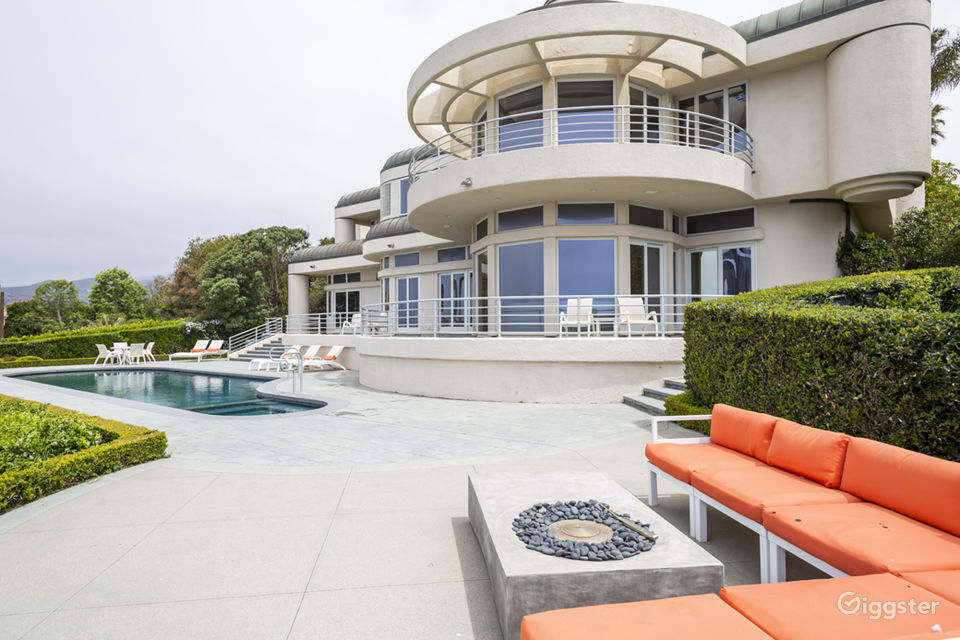 Oceanfront Mansion Estate in Malibu