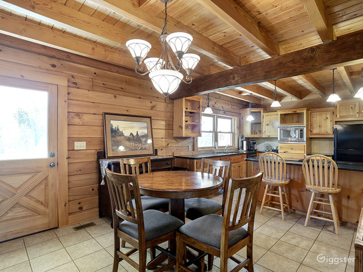 The Jefferson Cabin Rent this location on Giggster