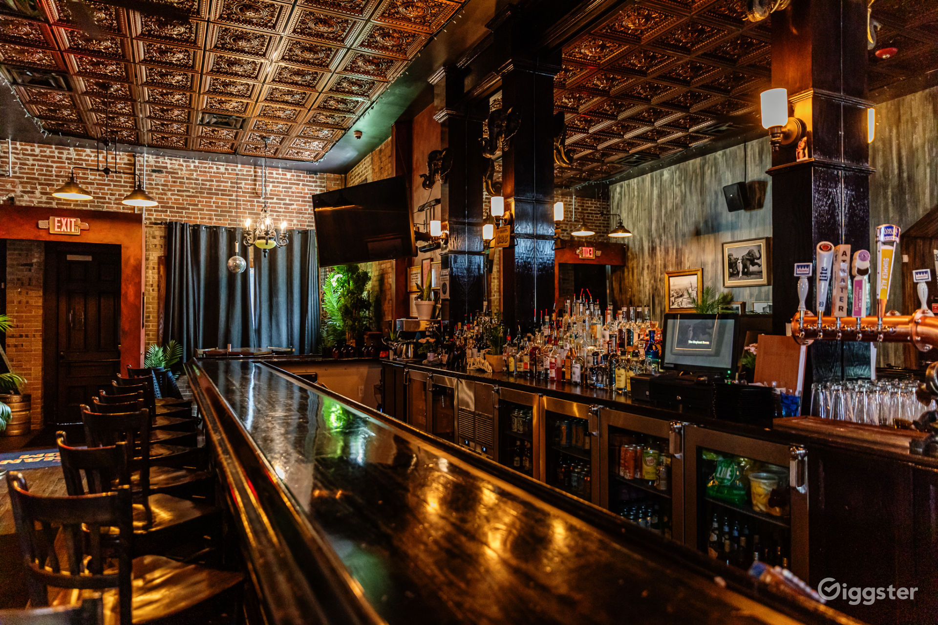 Elegant Bar with Brick Walls for Events in Detroit Rent this location
