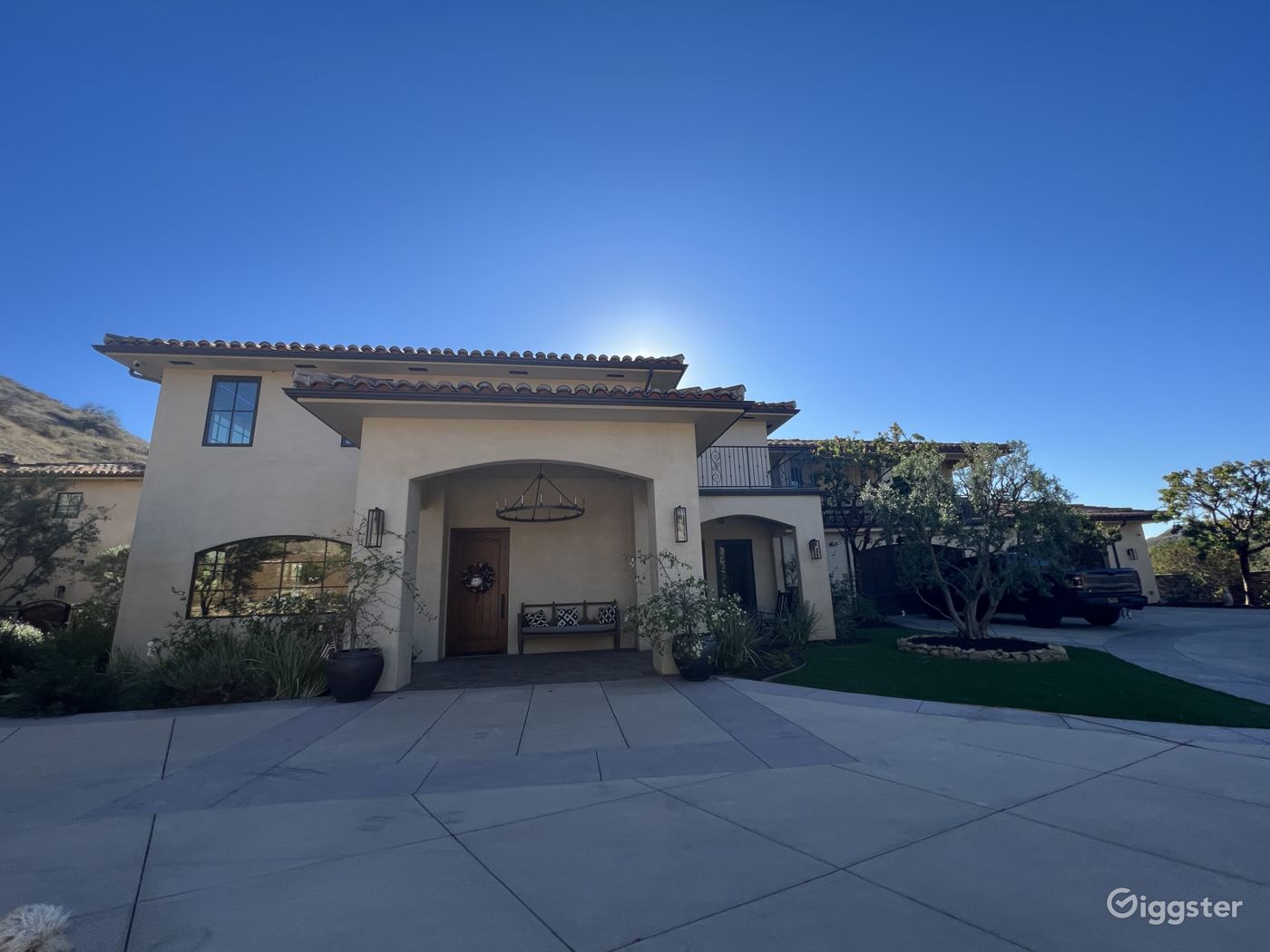 CC’s Estate in Shadow Hills Rent this location on Giggster