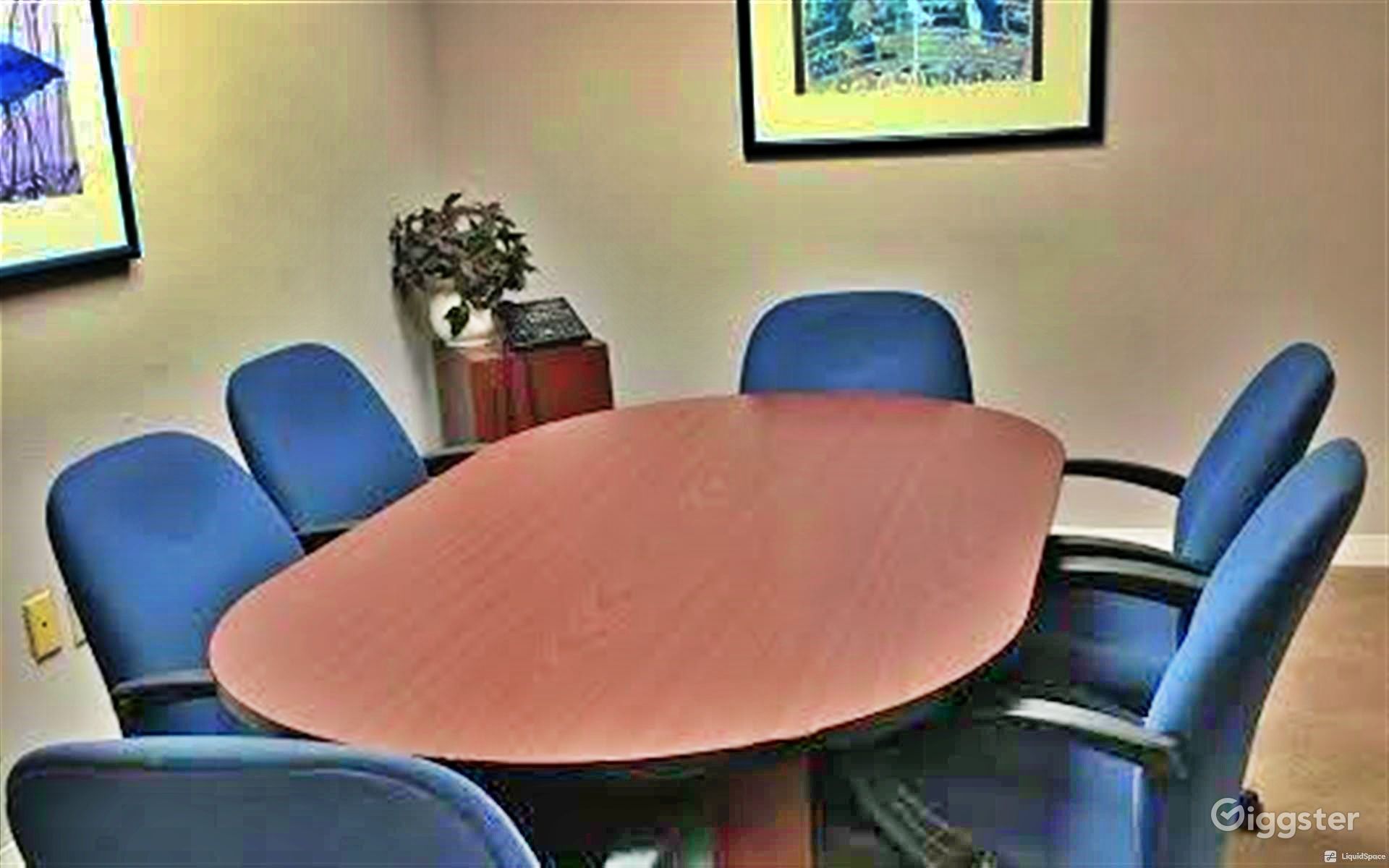 160 SQFT Conference/Meeting Room Rent this location on Giggster