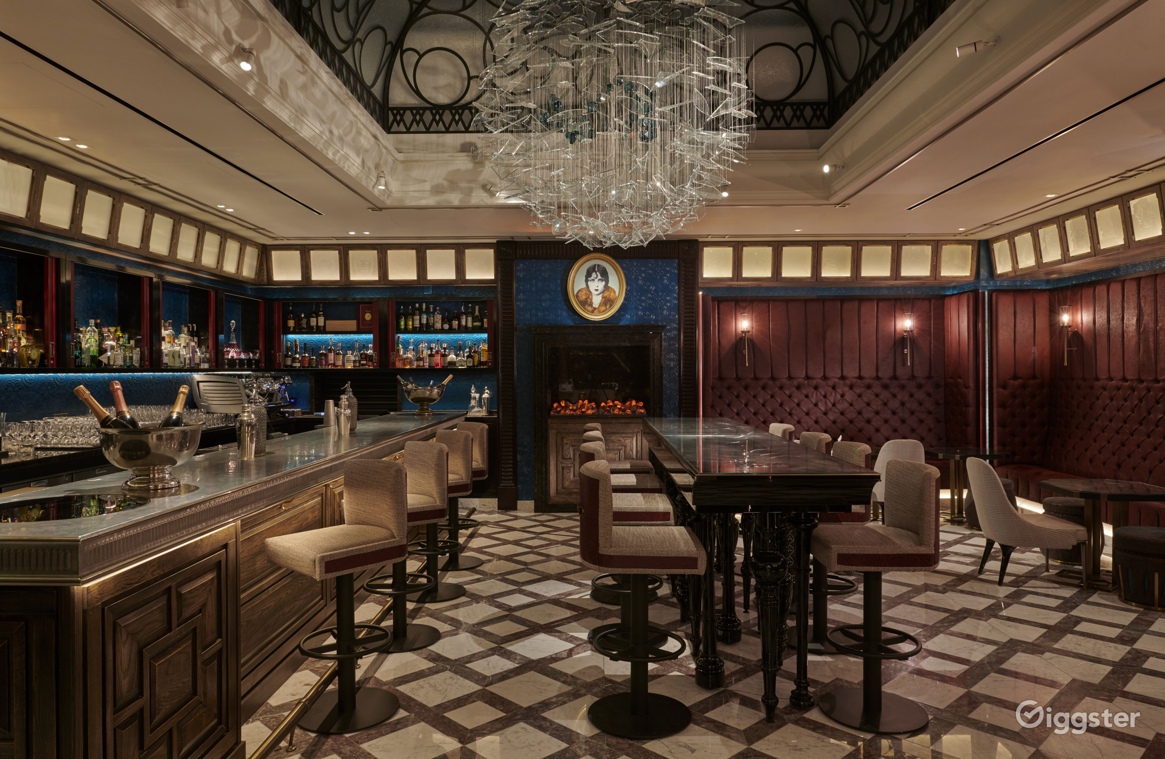 Elegant Victorianthemed Bar and Restaurant in London Rent this