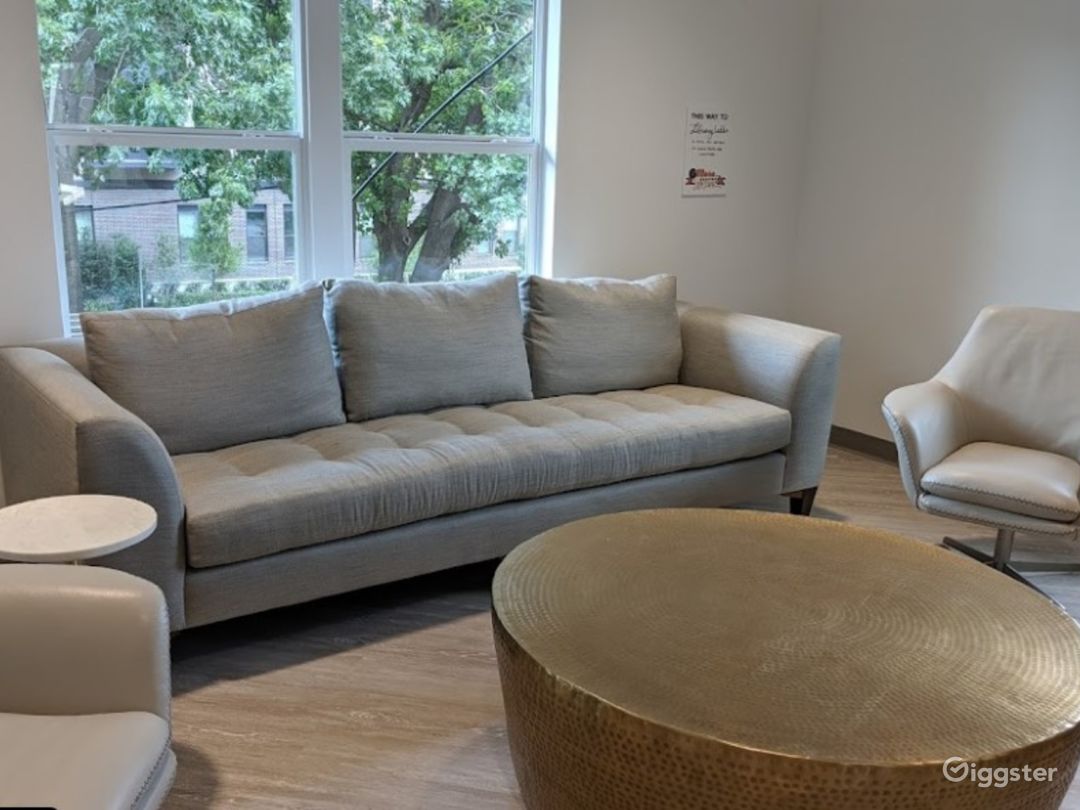Small Meeting Space For 8 People In Dallas (1) Photo 3