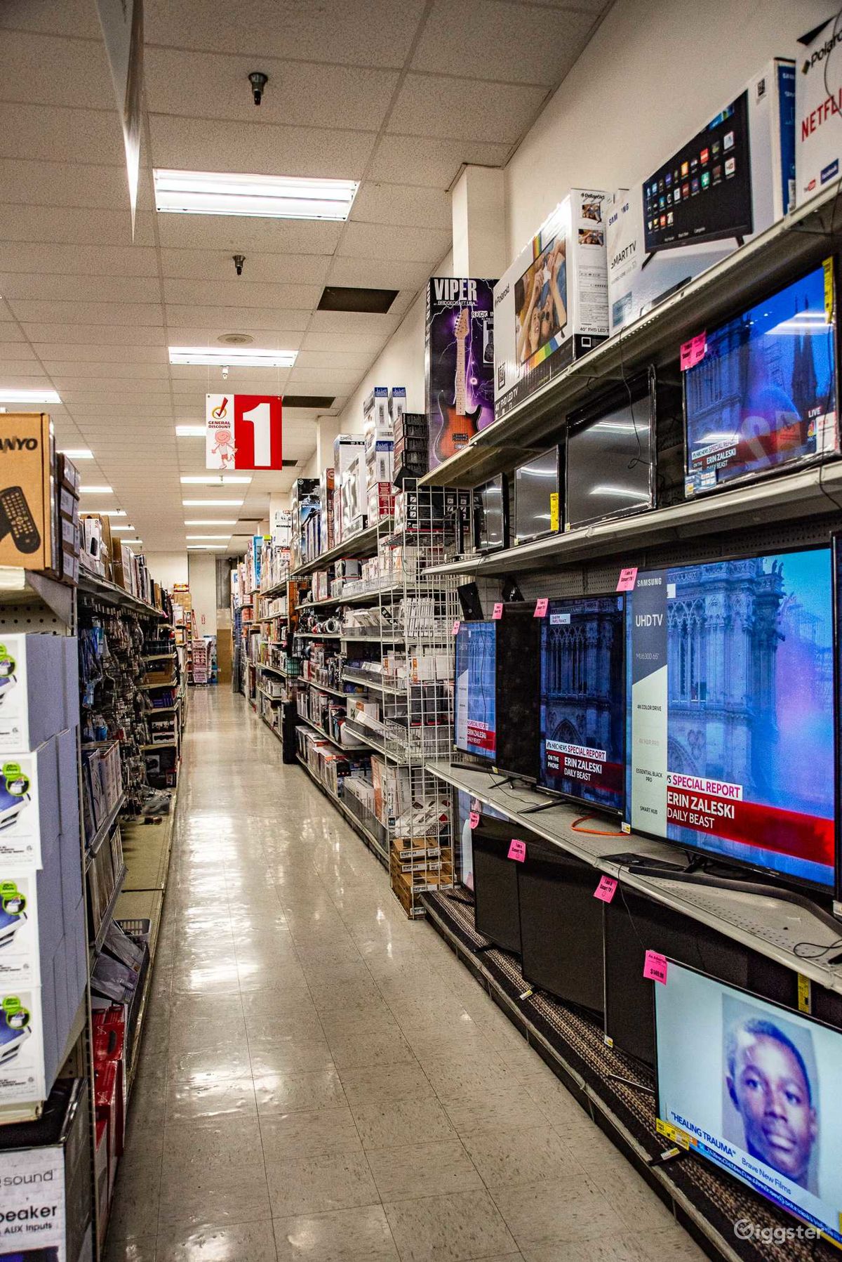 Large Discount Store In Compton Rent This Location On Giggster