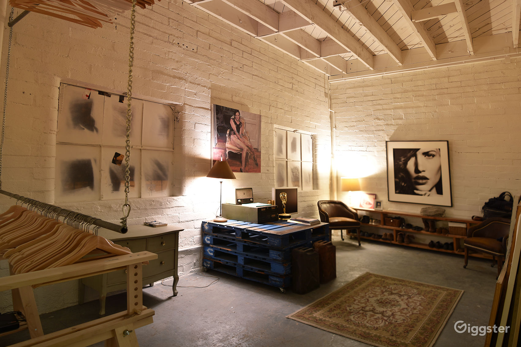 Curated Set in FrogTown LA ( EchoPark/AtWater ) Rent this location on