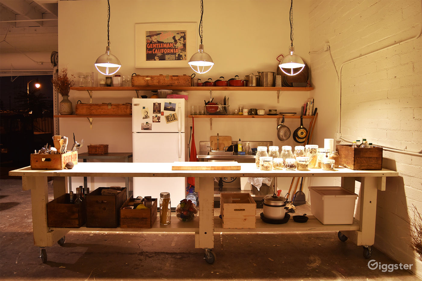 Curated Set in FrogTown LA ( EchoPark/AtWater ) Rent this location on