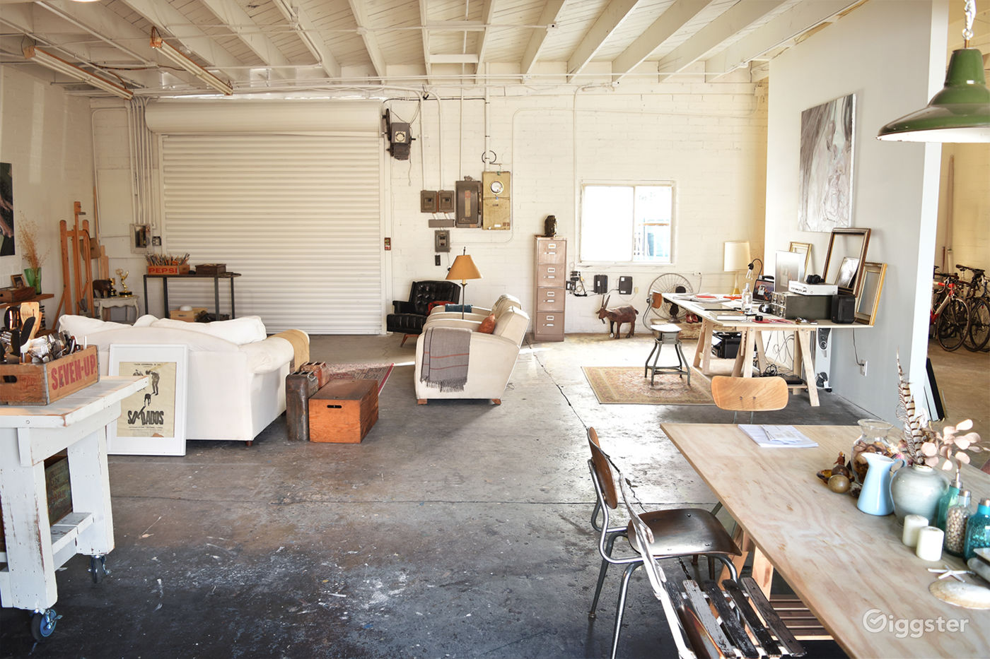 Curated Set in FrogTown LA ( EchoPark/AtWater ) Rent this location on