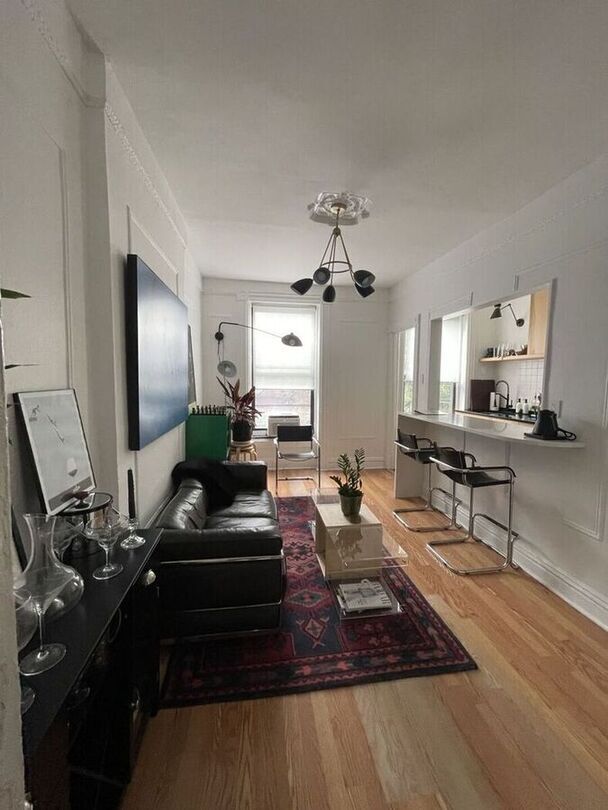 Minimalist brownstone-historic district Bedstuy Photo 3