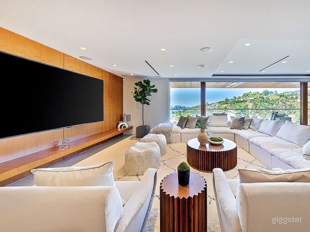 Modern Hillside Villa. | Rent this location on Giggster