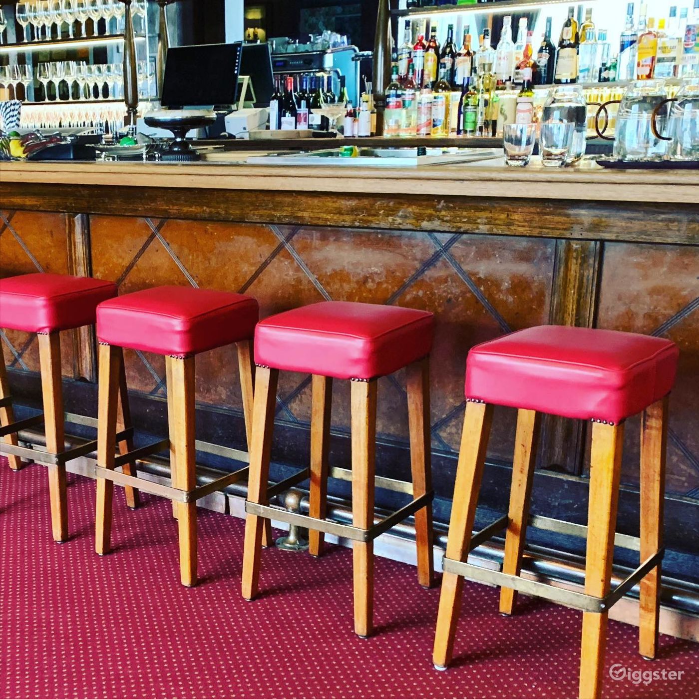 Members Bar Rent this location on Giggster