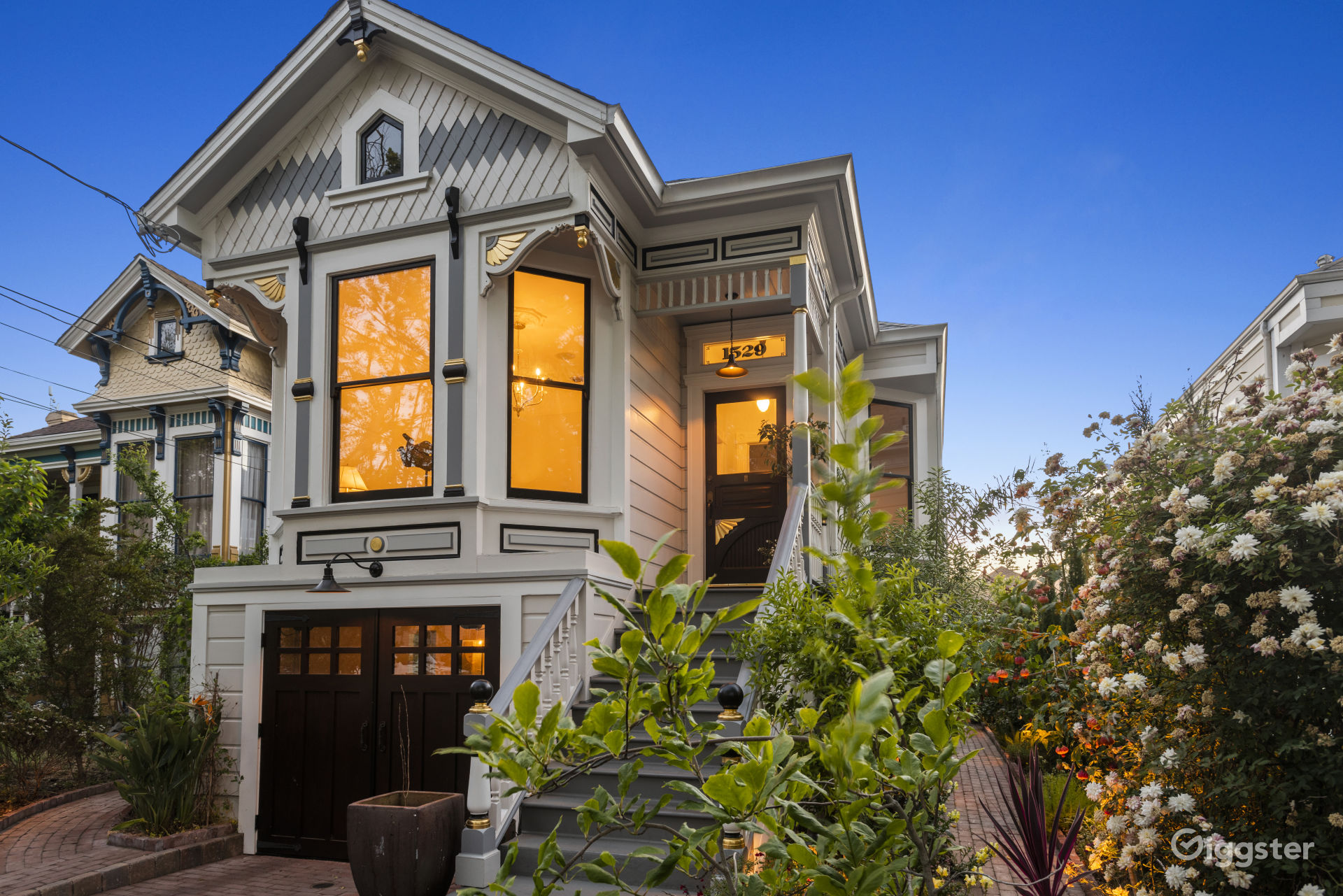 1885 Queen Anne Victorian Cottage in the SF Bay, Alameda