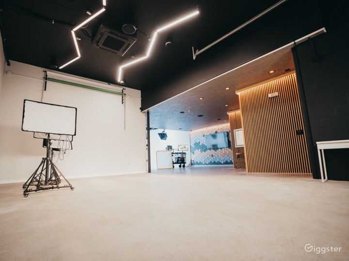 Luxurious, ground-level Soundstage + Photo Studio | Rent this location ...