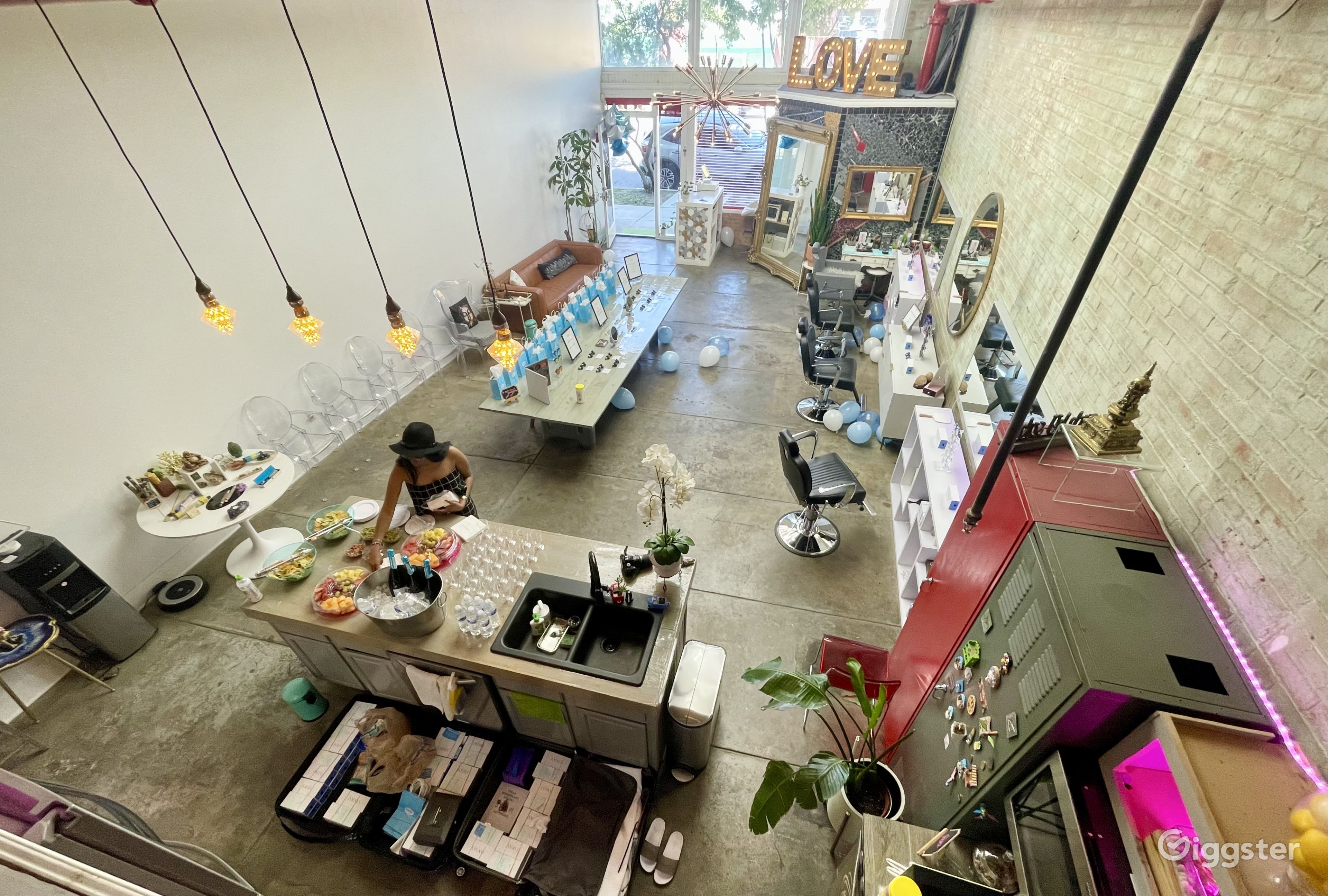 Storefront Loft in Deep Ellum Rent this location on Giggster