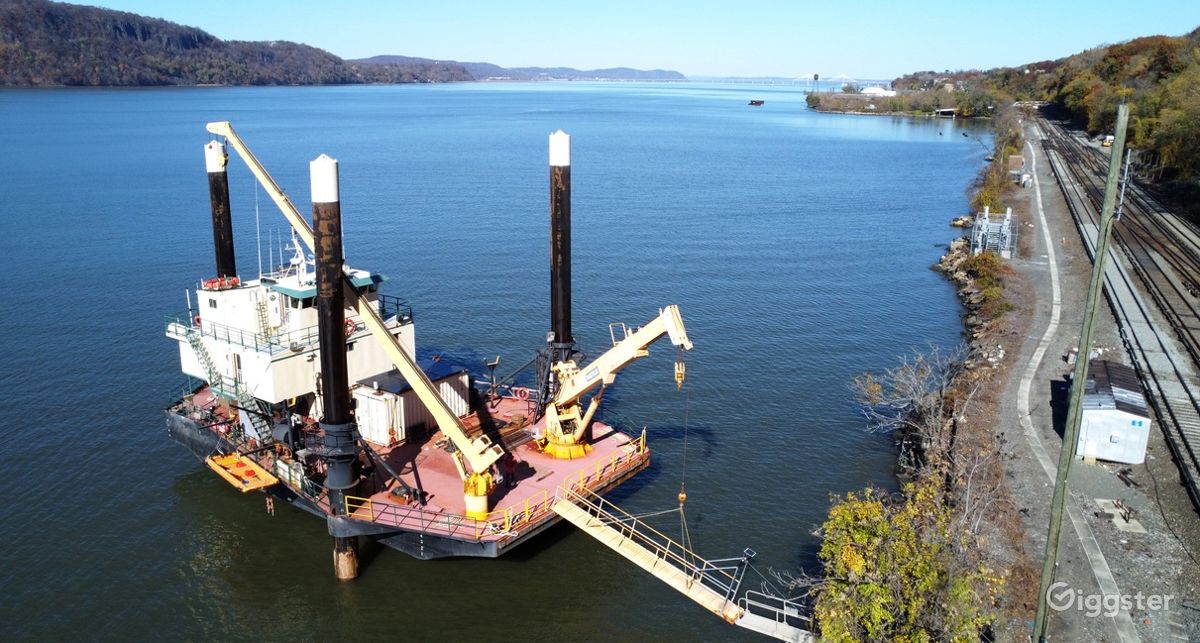 Liftboat Rent this location on Giggster