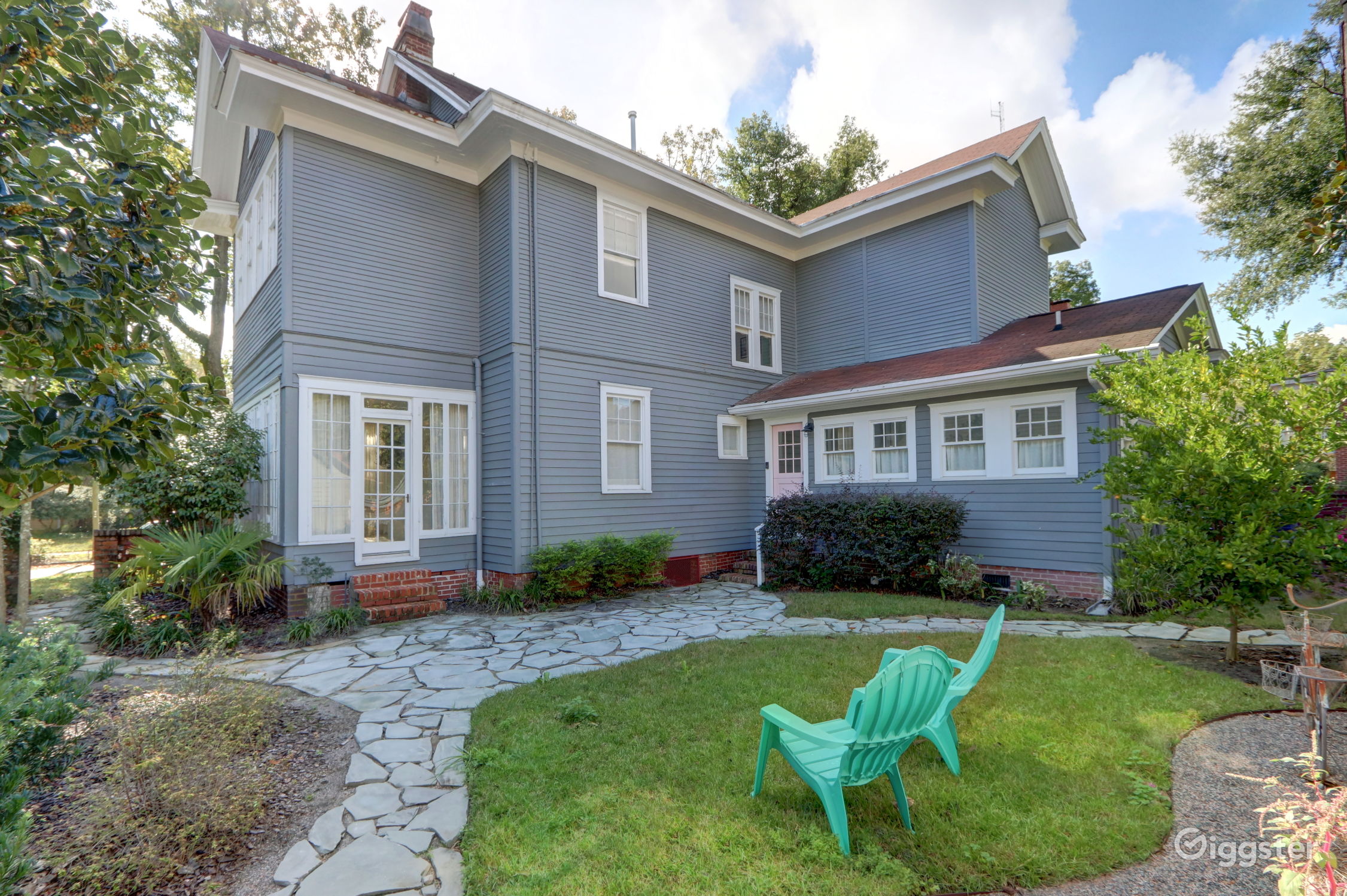 Walking in Ardsley Park Savannah Rent this location on Giggster