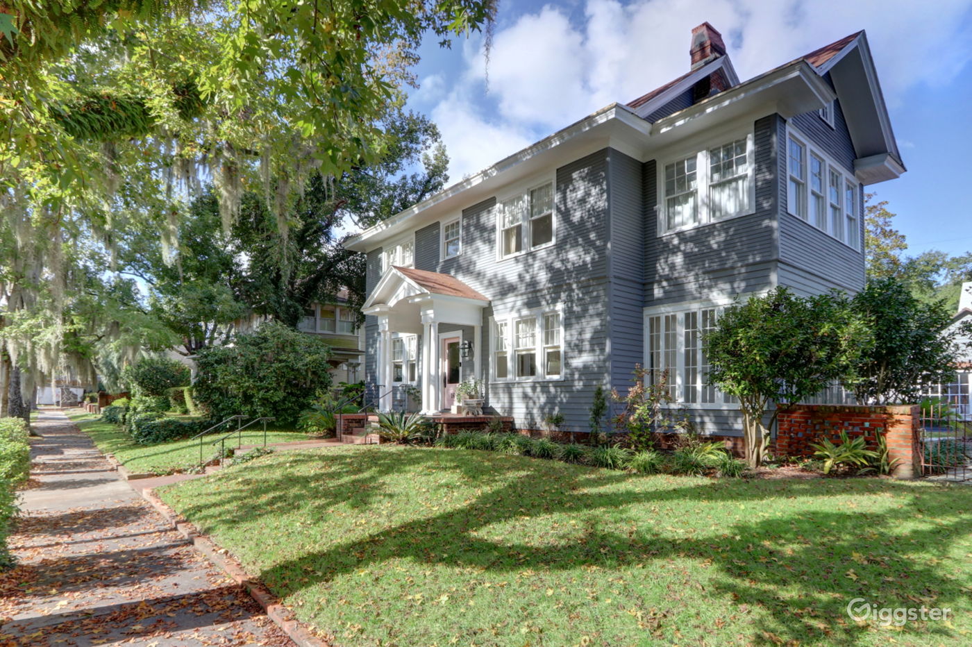 Walking in Ardsley Park Savannah Rent this location on Giggster