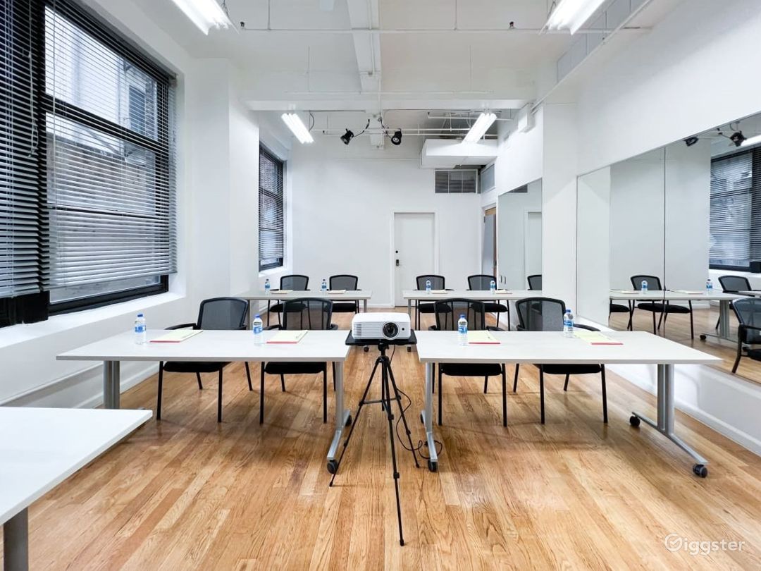  Cre8ive 1-1: Flexible Chelsea Space 