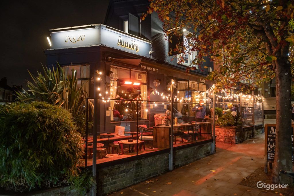 Pub with stunning views of Wandsworth Common Rent this