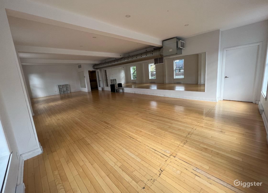 Studio A 900 sqft Dance Studio with FullLength Mirrors Rent this
