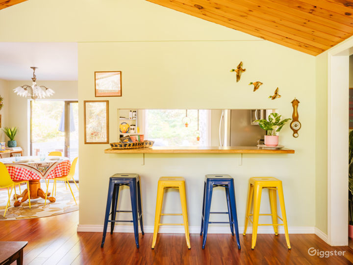 Eclectic, colourful Muskoka cottage. Rent this location on Giggster