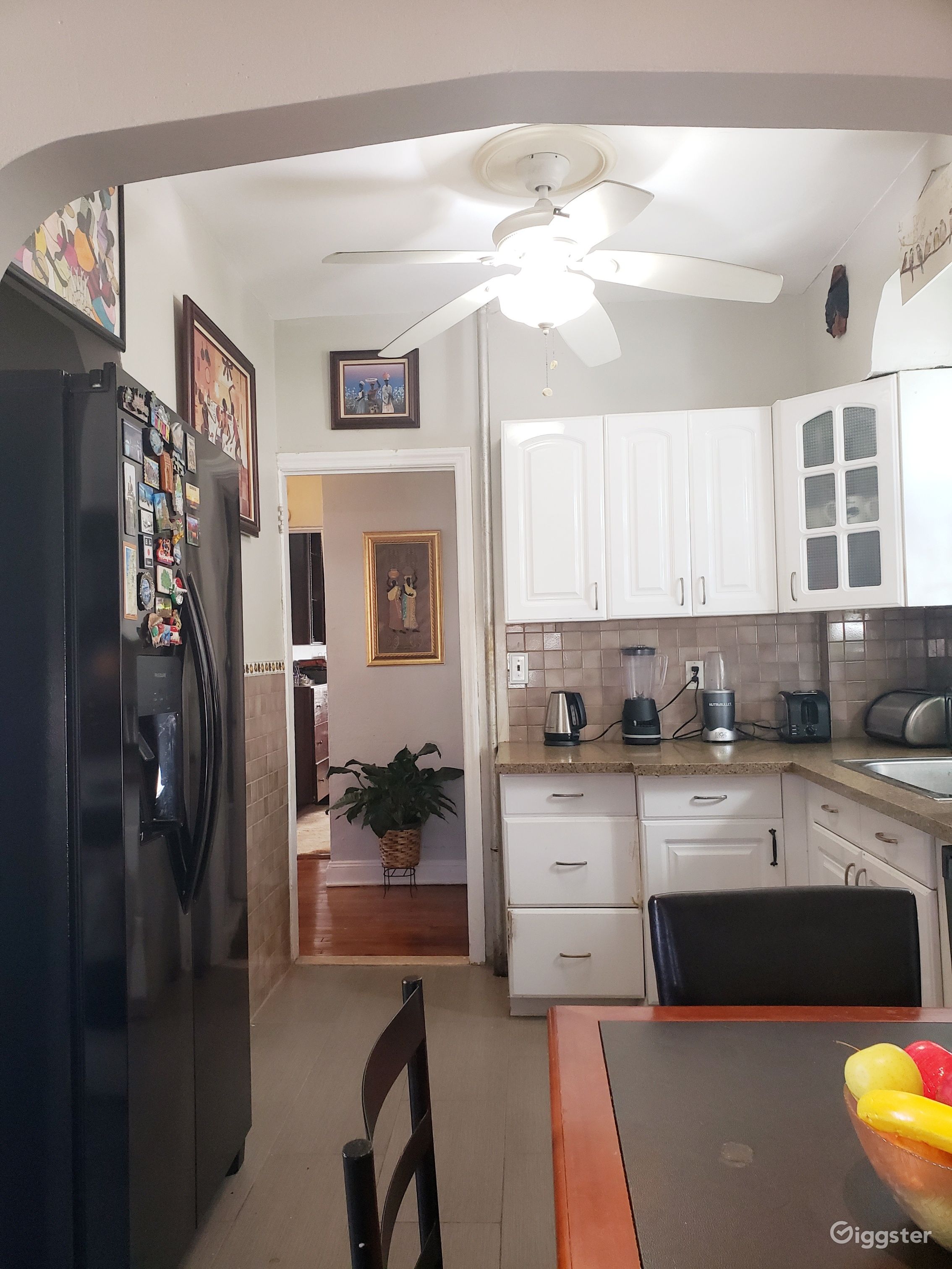 Contemporary Bright Sweet Home Rent this location on Giggster