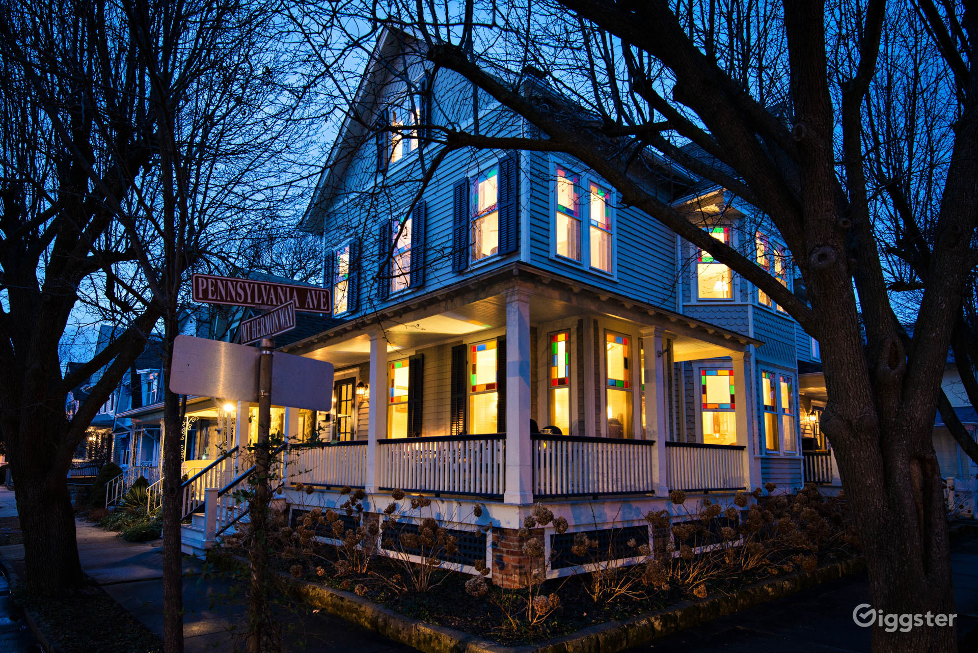 1882 Historic Beach House Queen Anne Style Rent this location on